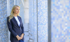 Dilek Imamoglu, l'épouse du maire d'opposition d'Istanbul, Ekrem Imamoglu, à l'occasion d'un entretien avec l'AFP, le 19 septembre 2025 à Istanbul ( AFP / Yasin AKGUL )
