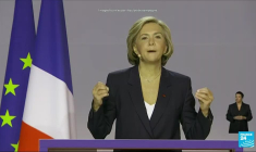 France : la candidate de droite Valérie Pécresse tente de relancer sa campagne lors d'un grand meeting