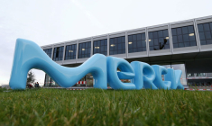 MERCK KGAA LANCE UNE CONTRE-OFFRE SUR VERSUM