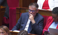 Vallaud (PS) accuse Bayrou de "manœuvres dilatoires" et de "vraies trahisons"