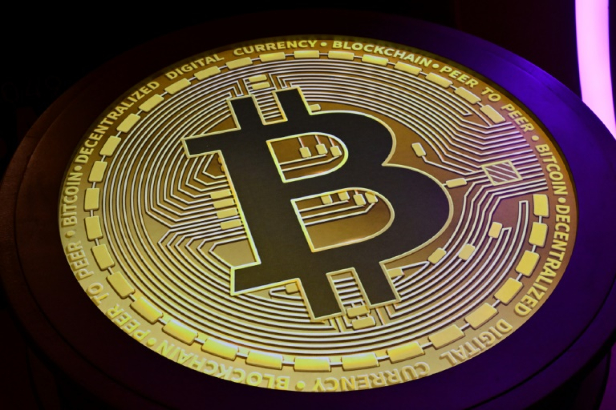 Assassiné pour des bitcoins: entre 25 et 30 ans de prison pour trois hommes
