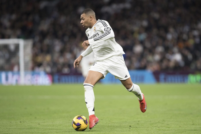 Les médias espagnols retournent leurs vestes et adulent Mbappé