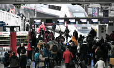 Une grève SNCF a fortement impacté les week-end du 2 au 4 décembre et du 23 au 26 décembre 2022, pour les grands départs des vacances de Noël.  ( AFP / STEPHANE DE SAKUTIN )