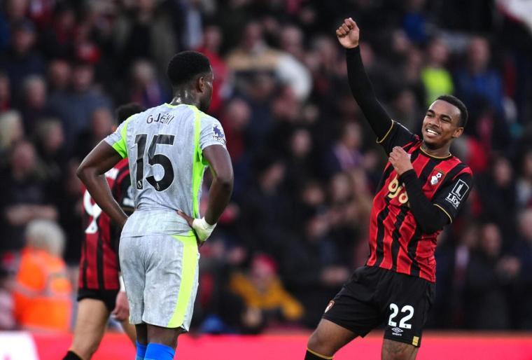 Manchester City croupit à Bournemouth et dit adieu au titre