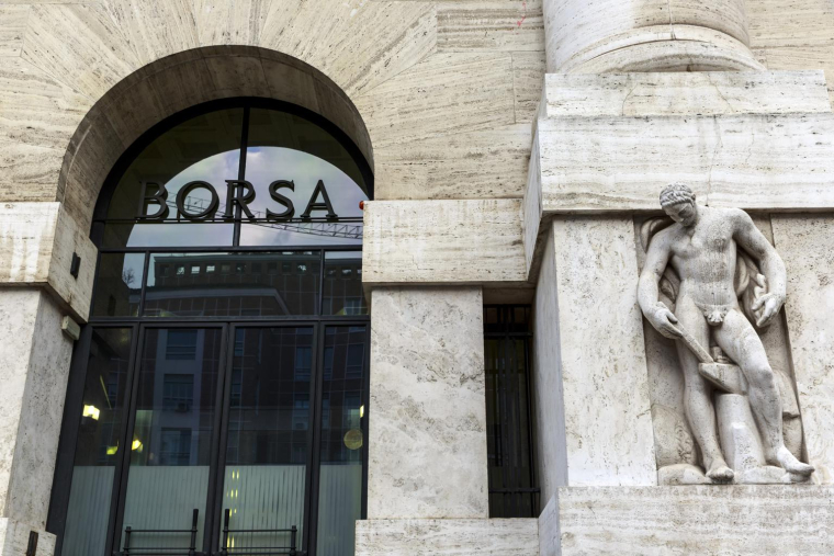 Bourse de Milan: malgré une valorisation record, les retraits de cote dépassent les IPO, révélant une transformation structurelle des marchés européens. ( crédit photo : Getty Images )