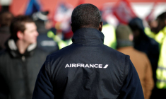 AIR FRANCE PROPOSE UN RATTRAPAGE DE POUVOIR D'ACHAT AUX SYNDICATS