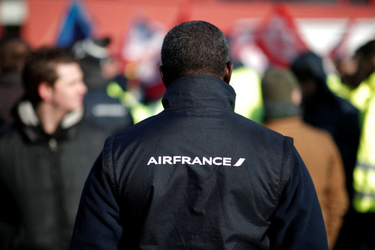 AIR FRANCE PROPOSE UN RATTRAPAGE DE POUVOIR D'ACHAT AUX SYNDICATS