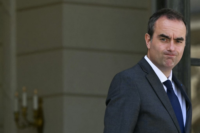 Sébastien Lecornu à Paris, le 27 juillet 2026. ( AFP / LOU BENOIST )