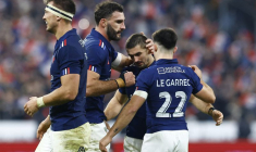 Nolann Le Garrec célèbre avec ses coéquipiers