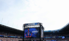 Les supporteurs du PSG rassemblés au parc des Princes pour la finale de la Ligue des Champions le 30 mai 2026, à Paris ( AFP / Kenzo TRIBOUILLARD )