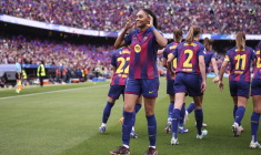 Un Barça record rejoint l'OL en finale