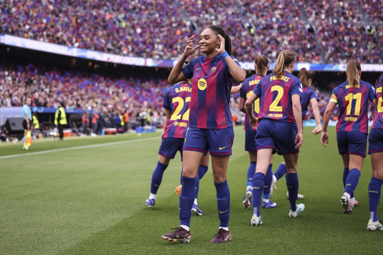 Un Barça record rejoint l'OL en finale