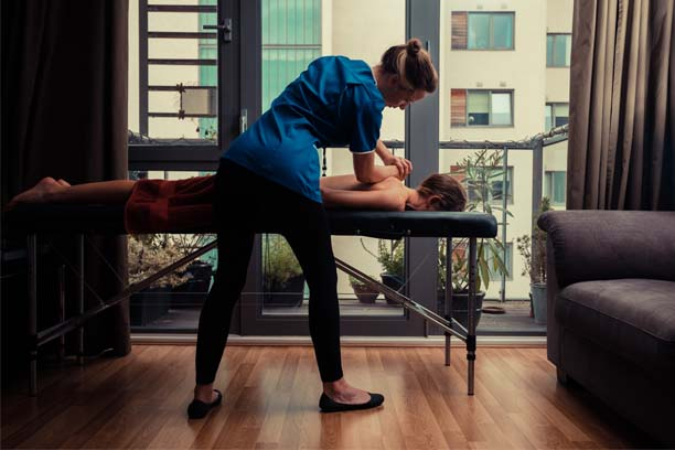 Vol en hélicoptère, dîner sur les toits de Paris, massage à domicile… 7 idées pour une Saint-Valentin originale