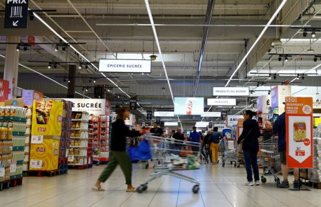 Un supermarché Carrefour à Montesson près de Paris