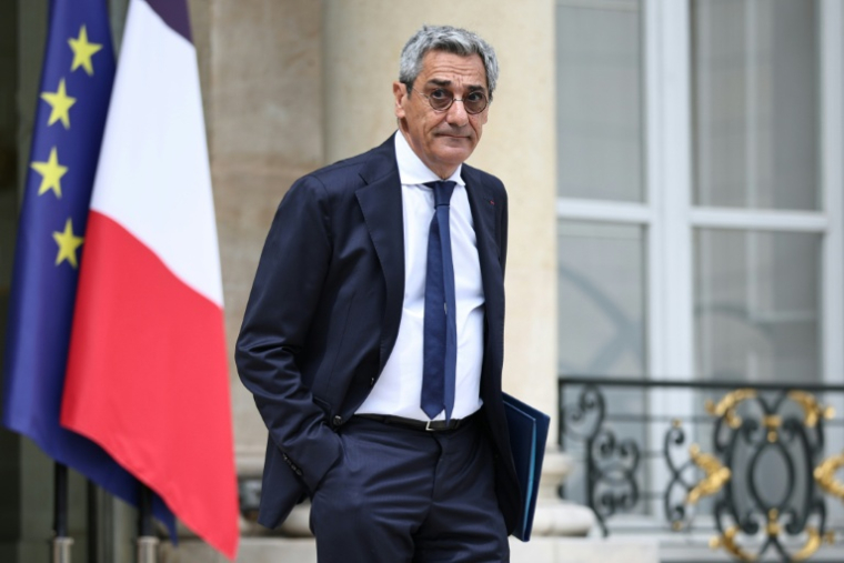 Le ministre des PME Serge Papin, à Paris, le 1er juillet 2026. ( AFP / SIMON WOHLFAHRT )