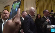 Guerre en Ukraine : Biden traite Poutine de "criminel de guerre"