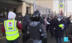 Comparution d'Alexeï Navalny : l'opposant  se défend au tribunal face à la menace de la prison