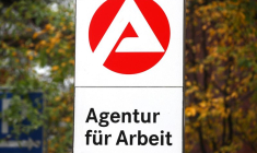 ALLEMAGNE: LE CHÔMAGE BAISSE PLUS QUE PRÉVU EN AOÛT