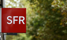 Logo de l'opérateur de télécommunications français SFR à Paris