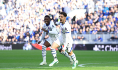 Chelsea inflige à Everton sa première défaite de la saison mais perd son gardien