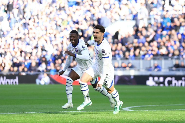 Chelsea inflige à Everton sa première défaite de la saison mais perd son gardien