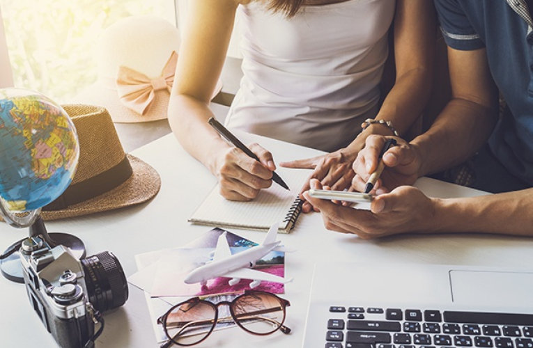 Partir à l'étranger ne s'improvise pas surtout pour ce qui concerne les moyens de paiement.(Crédits:Adobe Stock)
