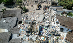 Vue aérienne des décombres à Pereira, en Colombie après le séisme, le 13 août 2026 ( AFP / Luis ACOSTA )
