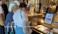 Notre-Dame de Paris se prépare à accueillir le pape