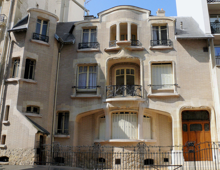 Situé au 60 rue Jean de la Fontaine, l’hôtel particulier Mezzara, réalisé par l’architecte Hector Guimard (Crédit photo: MOSSOT - Wikimedia Commons)