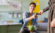 En France, 9 adolescents sur 10 reçoivent de l'argent de poche de la part de leurs parents (Crédit photo: © cherryandbees - stock.adobe.com)