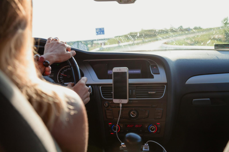 Passagers et conducteurs doivent télécharger l'application BlaBlaCar daily. (Peter Fazekas / Pexels)