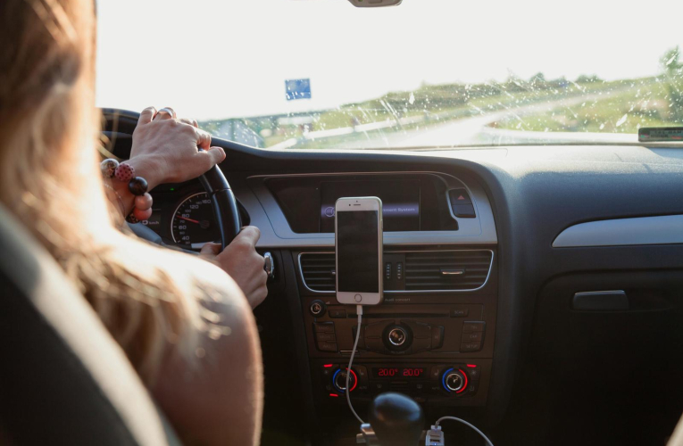Sept modèles sont encore en lice pour le trophée de voiture de l'année 2025. (illustration) (Peter Fazekas / Pexels)