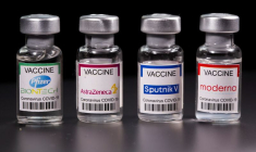 USA: L'ADMINISTRATION BIDEN DISCUTE AVEC LES LABORATOIRES DE DÉROGATIONS SUR LES VACCINS