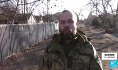 Combats en cours à Vouhledard en Ukraine