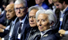 Tim Cook, PDG d'Apple, Jensen Huang, président et PDG de NVIDIA, et Christine Lagarde, présidente de la Banque centrale européenne (BCE)