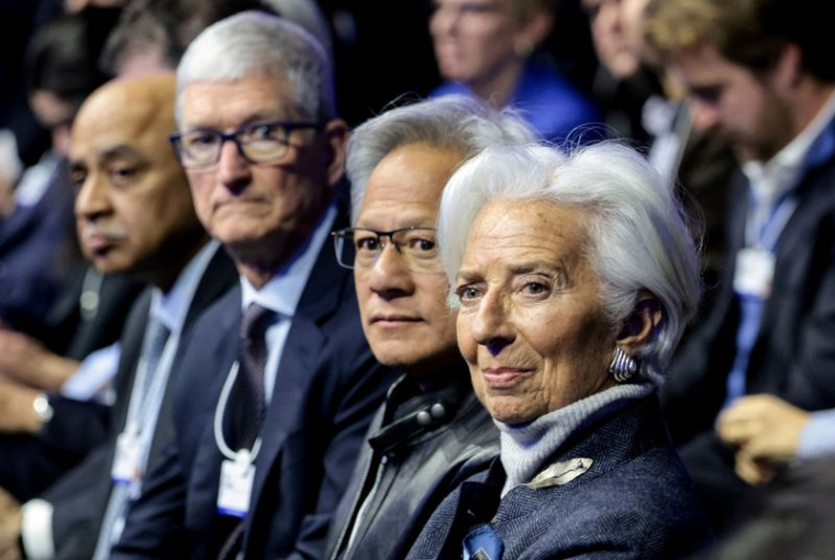 Tim Cook, PDG d'Apple, Jensen Huang, président et PDG de NVIDIA, et Christine Lagarde, présidente de la Banque centrale européenne (BCE)