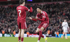 Avec Hugo Ekitiké décisif, Liverpool écarte tranquillement Barnsley