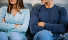 Le divorce peut entraîner le versement de diverses sommes d’argent entre les conjoints. ( crédit photo : Getty Images )