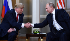 Donald Trump et Vladimir Poutine à Helsinki, en Finlande, le 16 juillet 2018. ( AFP / BRENDAN SMIALOWSKI )