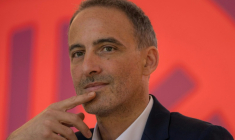 Raphaël Glucksmann s'estime conforté dans sa "stratégie de rupture claire" avec LFI par un récent sondage lui ouvrant la possibilité d'accéder au second tour de la présidentielle ( AFP / Idriss BIGOU-GILLES )