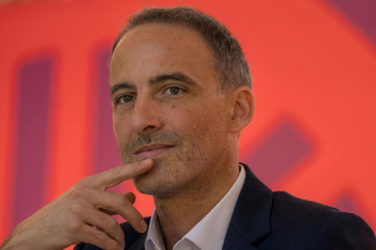 Raphaël Glucksmann s'estime conforté dans sa "stratégie de rupture claire" avec LFI par un récent sondage lui ouvrant la possibilité d'accéder au second tour de la présidentielle ( AFP / Idriss BIGOU-GILLES )
