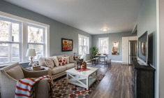 Le «salon-salle à manger» compte-t-il pour une ou deux pièces? (Crédit photo: Milly Eaton - Pexels)