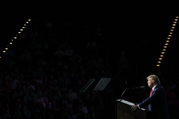 ÉTATS-UNIS: TRUMP APPELLE À ENFERMER LES PERSONNES "DÉRANGÉES"