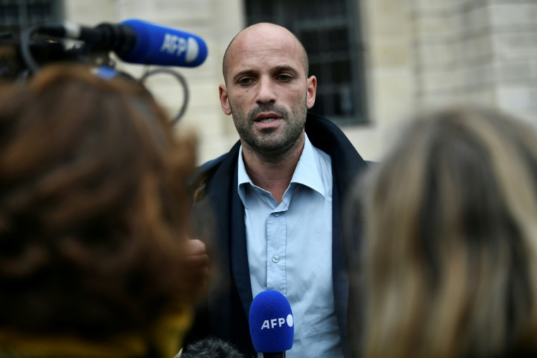 Le militant des droits de l'enfant Arnaud Gallais à Paris le 13 octobre 2022 ( AFP / STEPHANE DE SAKUTIN )