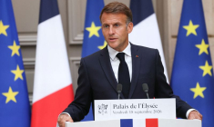 Le président français Emmanuel Macron participe à une conférence de presse à Paris