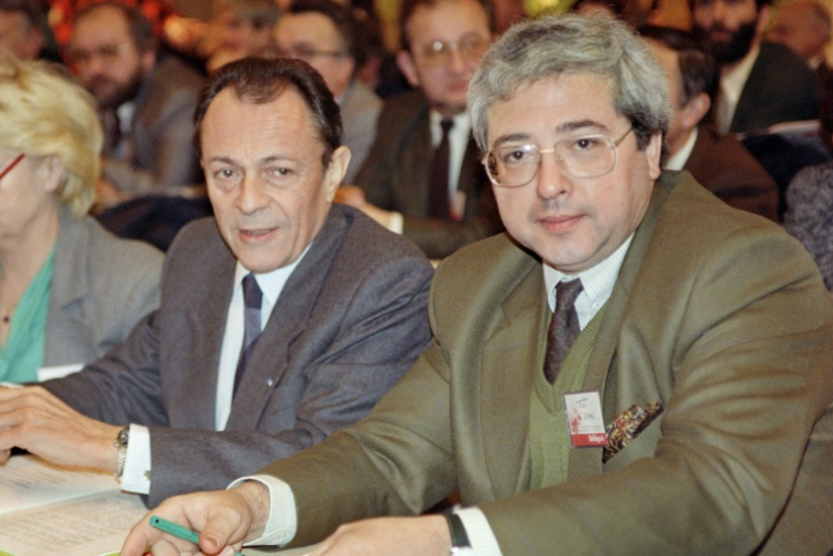 Michel Rocard (g) et Jean-Paul Huchon au Congrès extraordinaire du PS à La Défense, à l'ouest de Paris, le 14 décembre 1991 ( AFP / MICHEL GANGNE )