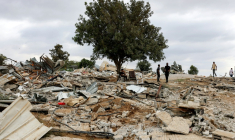 Les décombres des maisons de la communauté bédouine d'Abu Wadi, détruites sur décision des autorités israéliennes, près de Rahat en Israël le 12 octobre 2026 ( AFP / AHMAD GHARABLI )