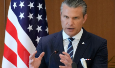 Le ministre de la Défense américain Pete Hegseth, le 29 octobre 2025 à Tokyo ( POOL / Eugene Hoshiko )