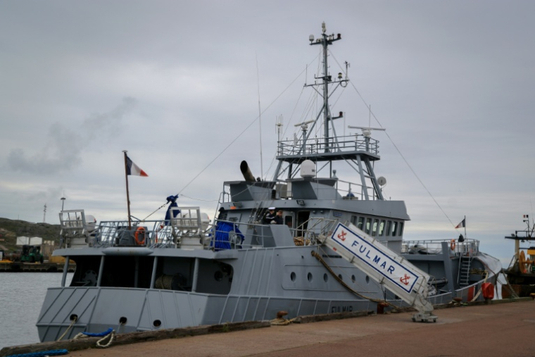 Le patrouilleur de service public Fulmar (P 740) amarré dans le port de Saint-Pierre, dans l'archipel français de Saint-Pierre-et-Miquelon (Atlantique Nord), le 18 septembre 2026 ( AFP / Ludovic MARIN )