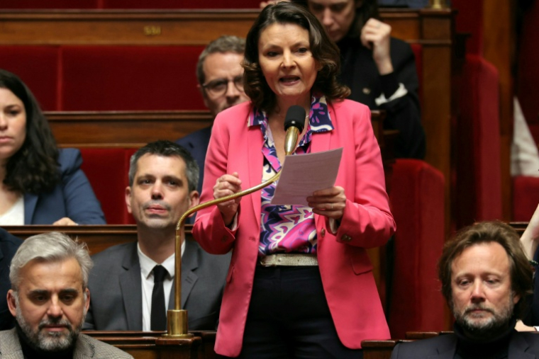 La députée du groupe Écologiste et Social Eva Sas prononce un discours lors de la séance des questions au gouvernement à l'Assemblée nationale, à Paris, le 24 février 2026 ( AFP / Thomas SAMSON )